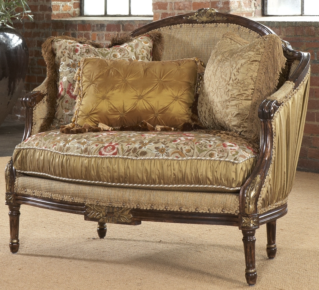 SETTEES, CHAISE, BENCHES Shirred silk settee, Luxury fine home furnishings