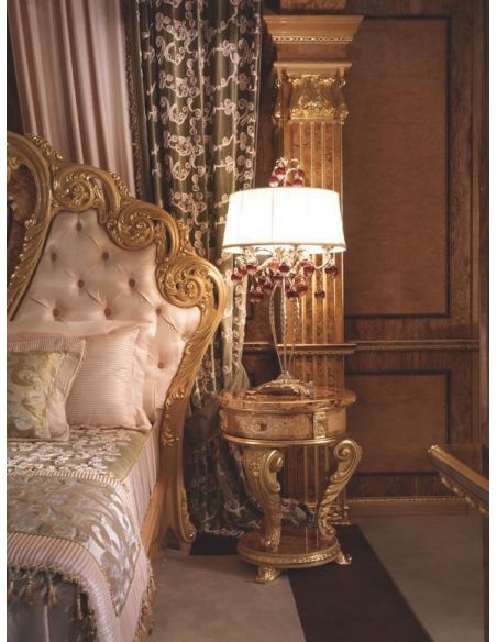 Queen and King Sized Beds Stunning master bedroom from our modern day palace collection