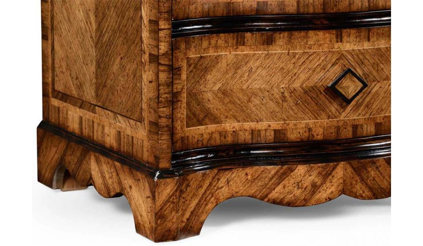 Chest of Drawers Small chest with decorative argentinian walnut veneer