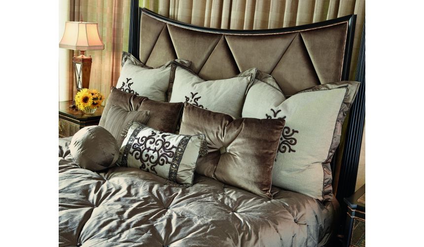 LUXURY BEDROOM FURNITURE Stunning four poster bed