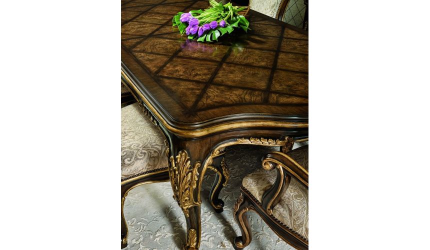 Dining Tables Luxurious traditional styled dining table