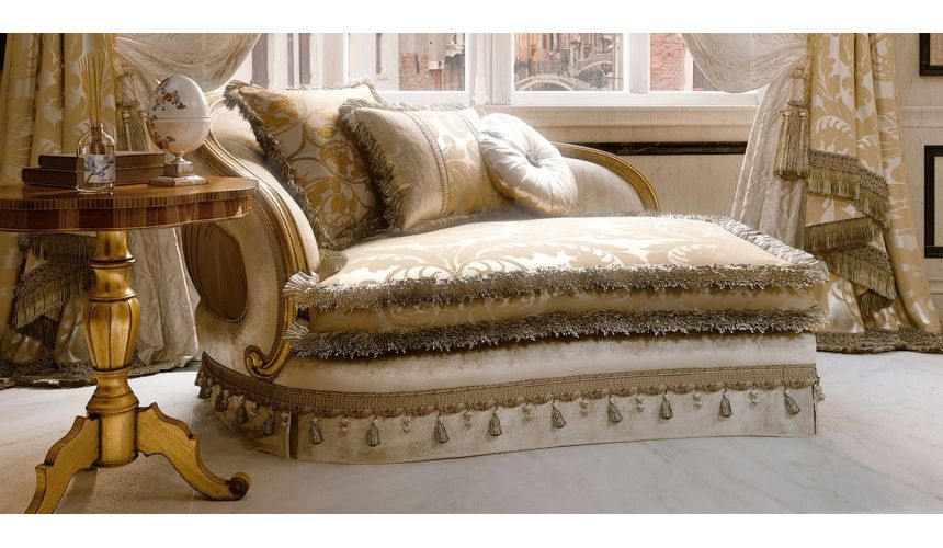 Queen and King Sized Beds Upholstered Bed with Tufted Headboard