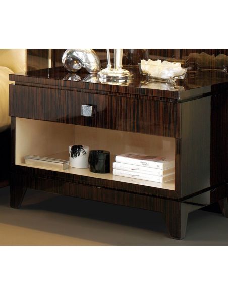 BENTLY COLLECTION. NIGHT TABLE