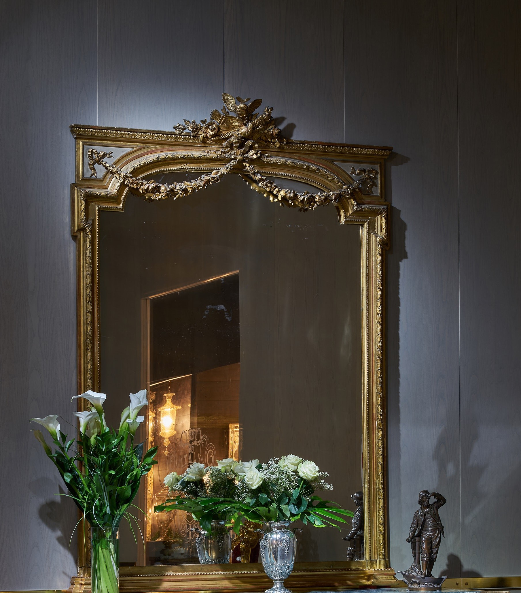 Furniture Masterpieces Luxuriously Detailed Golden Mirror from our furniture showpiece collection. 7352