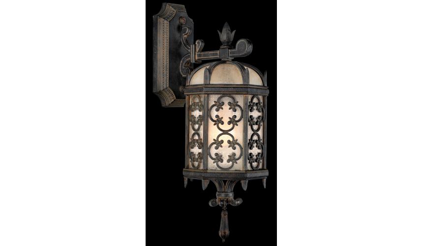 Lighting Extra small top wall mount in stylized quatrefoil