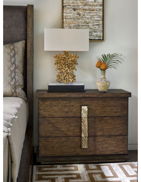 Queen and King Sized Beds Bed in a luxurious combination of wood and fabric
