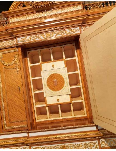Luxurious King's Chamber Cabinet