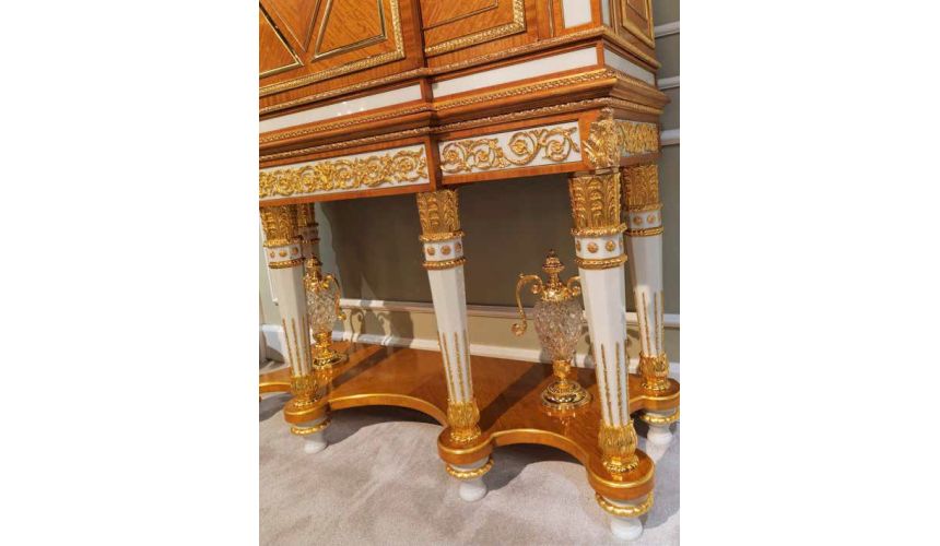 Luxurious King's Chamber Cabinet