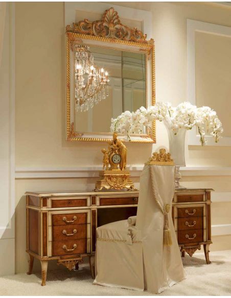 Queen and King Sized Beds Elegant Heaven on Earth Bedroom Furniture Set