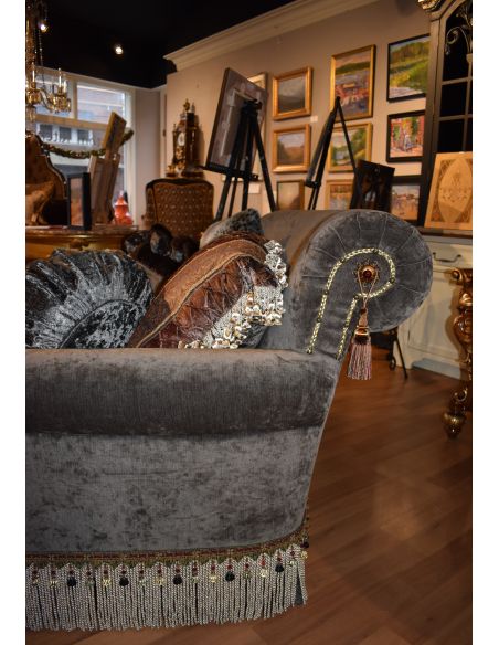 SETTEES, CHAISE, BENCHES Chaise double chair. Classy styling 442