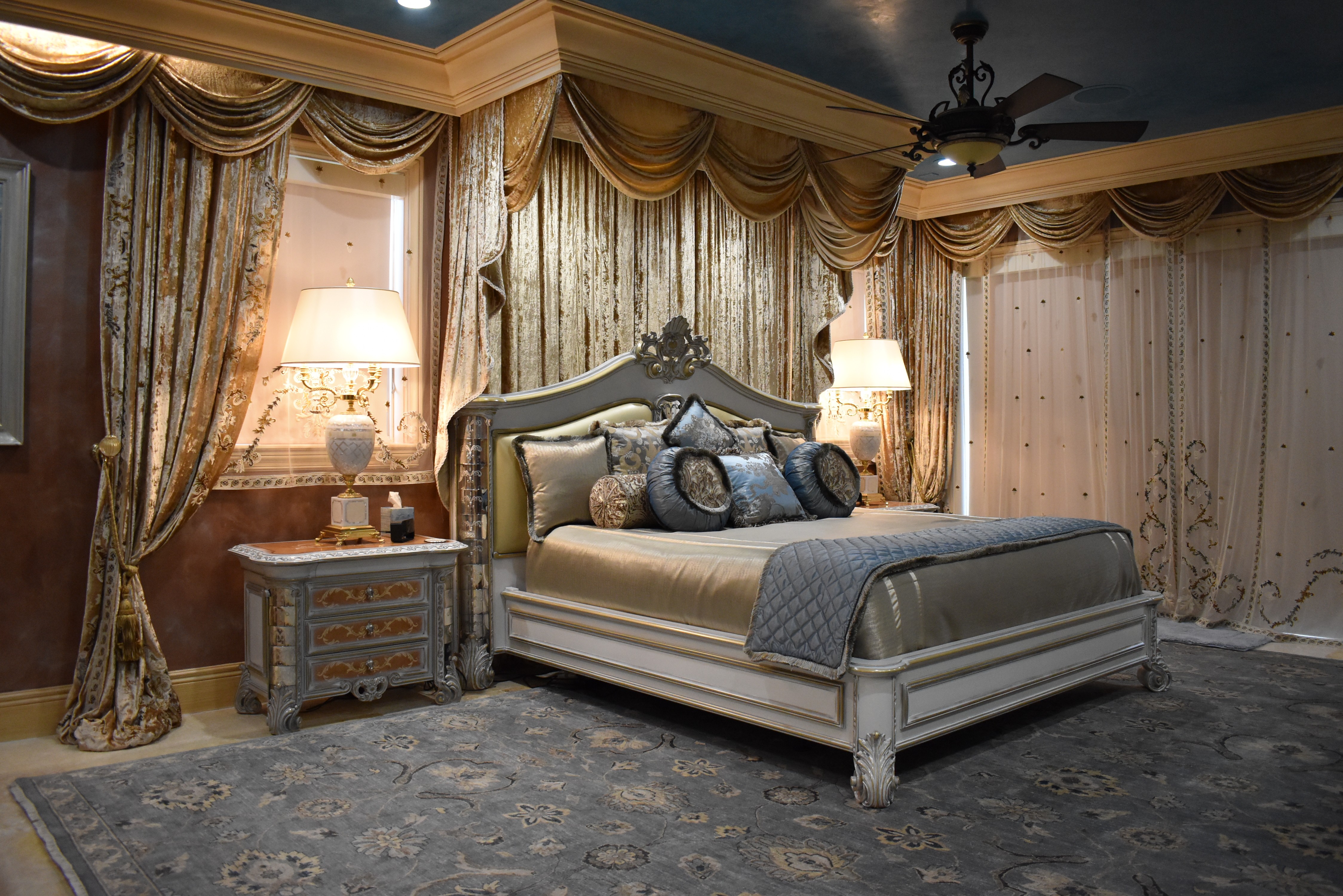 Venetian master  bedroom  set with Venetian etched mirror