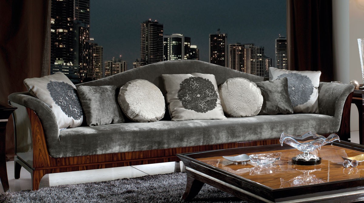 SOFA, COUCH & LOVESEAT CHESIRE COLLECTION. SOFA 3 SEATER