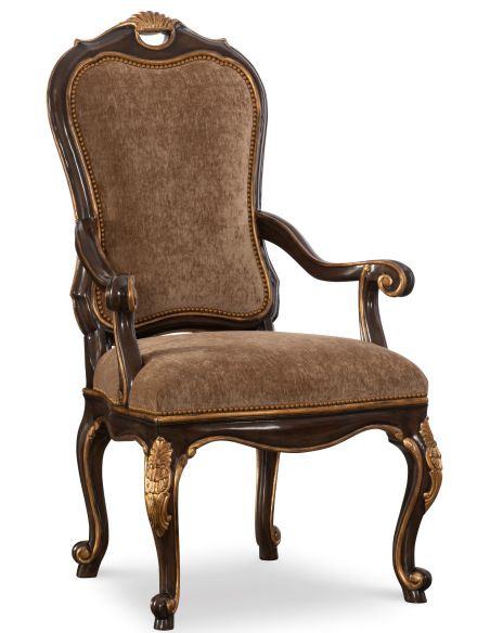 Luxurious traditional styled dining table