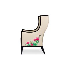 Modern armchair with curved arms 2