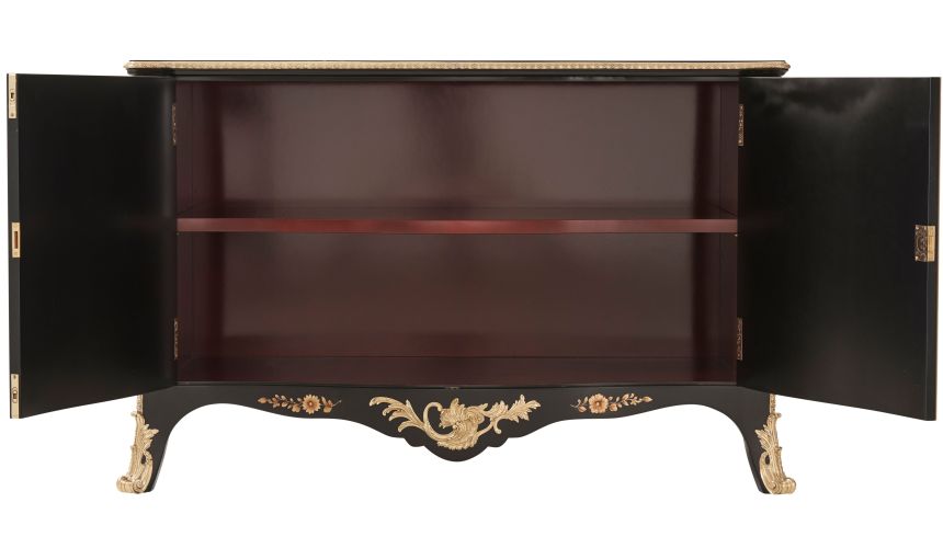 Chinoiserie landscapes and floral details