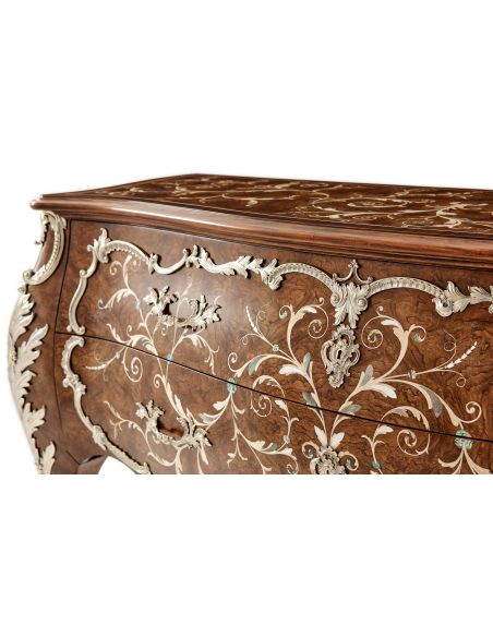 Chestnut burl bombé Commode with beautiful marquetry