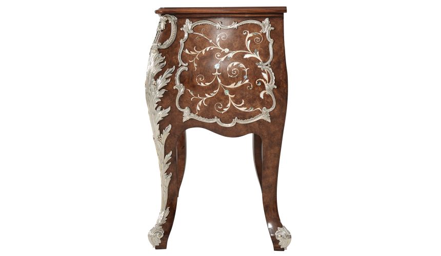 Chestnut burl bombé Commode with beautiful marquetry
