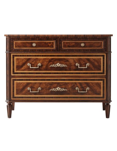 Traditional chest of drawers