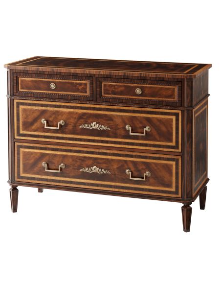 Traditional chest of drawers