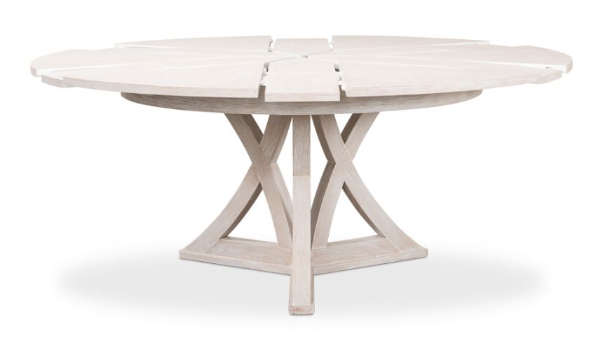 Jupe Table with a Timeless Design
