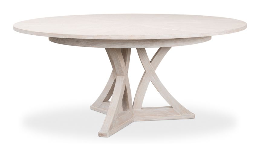 Jupe Table with a Timeless Design