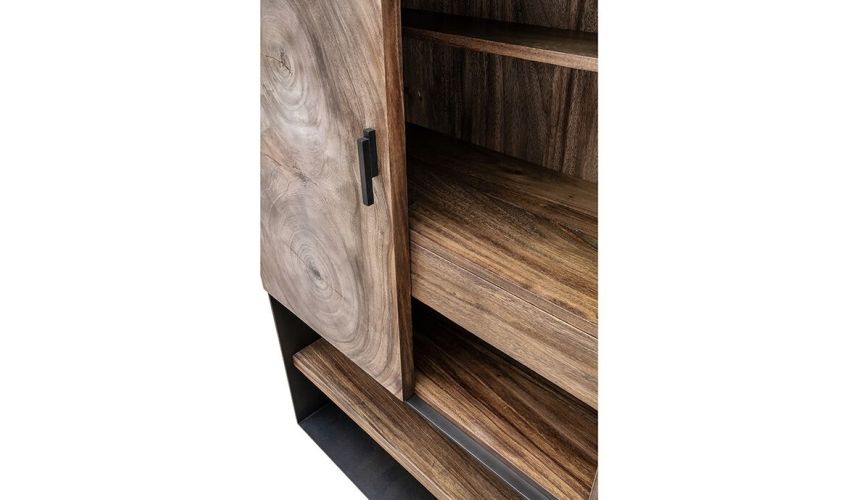 Classy and exquisite wardrobe