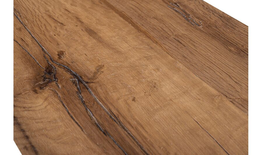 Well-crafted and roomy cabinet