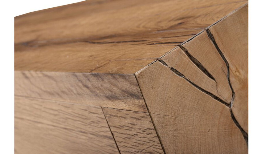 Well-crafted and roomy cabinet