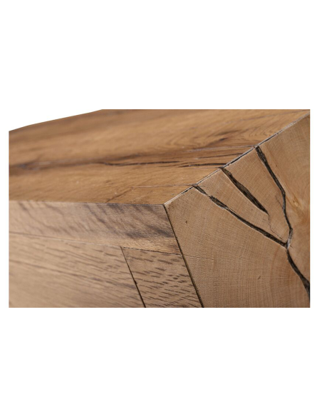 Well-crafted and roomy cabinet