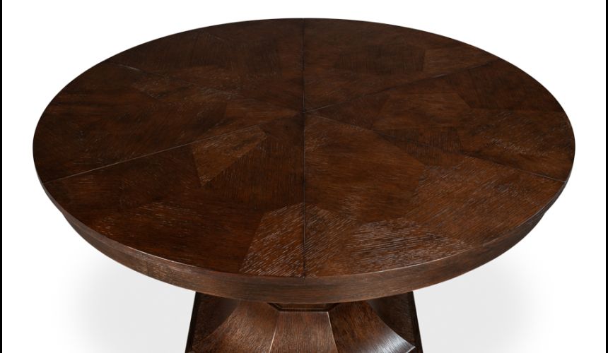 Jupe table adds a traditional touch
