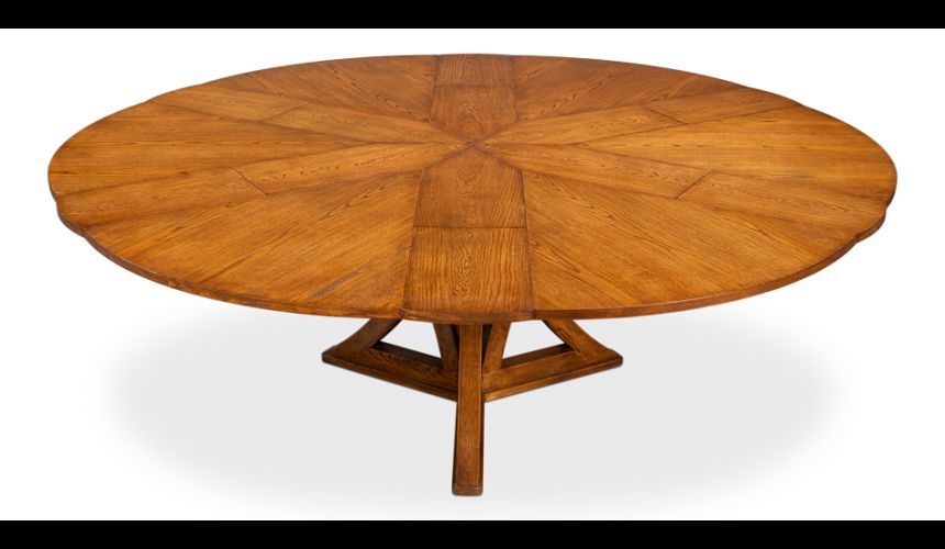 Efficient and flexible dining table