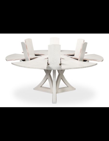 Exceptionally designed Jupe table