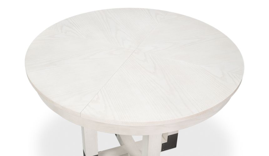 Small expandable white Jupe table