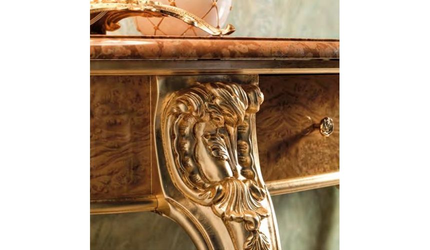Furniture Masterpieces Console table that exude panache and style in royal manner