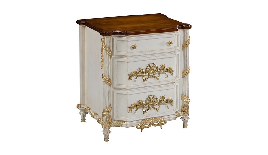 Breakfronts & China Cabinets Chest Of 4 Drawers