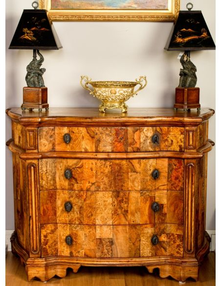 Foyer and Center Tables Accent table. Round side or center table.