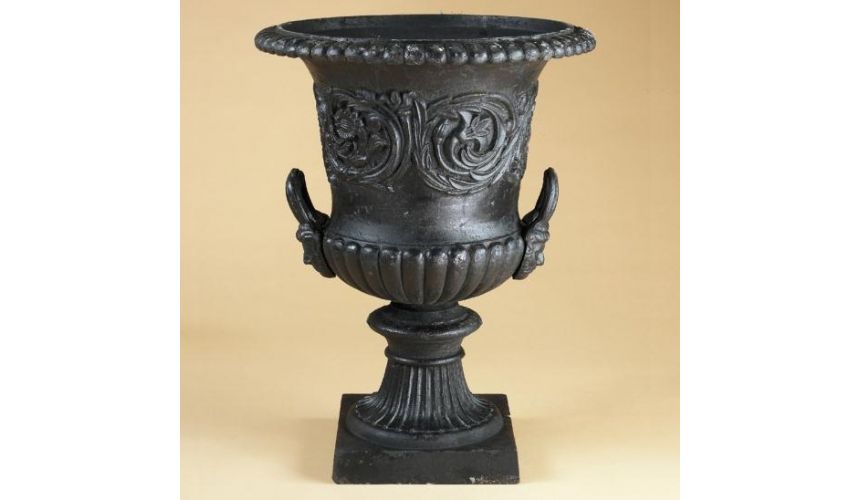 Decorative Accessories Luxurious Home Accessories Urn with Scroll Relief