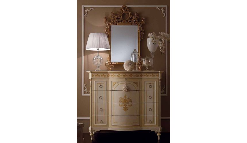 Queen and King Sized Beds Elegant bed set. Luxury furniture.