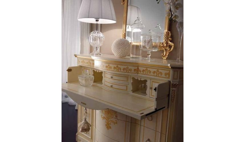 Queen and King Sized Beds Elegant bed set. Luxury furniture.