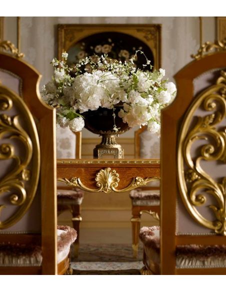 Dining Tables Classic dining furniture. Exquisite craftsmanship.