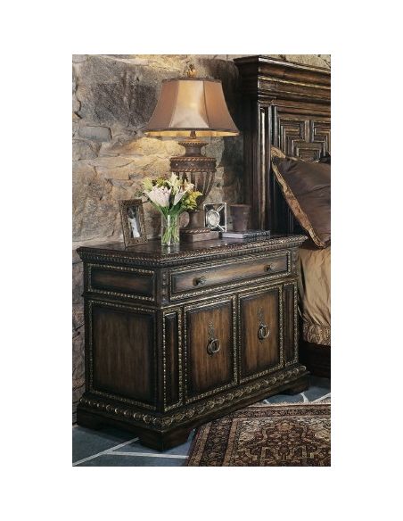 Queen and King Sized Beds Live like a King, luxury furnishings for castles to cottages