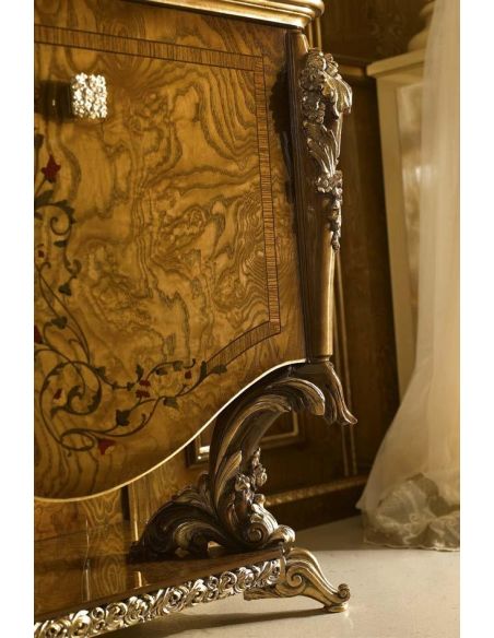 Breakfronts & China Cabinets Stylish 2 Door Glass Cupboard