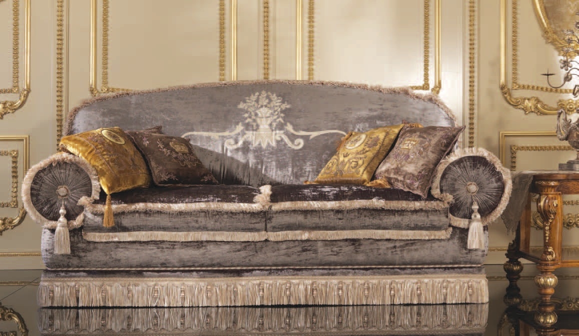 Louis XV French style settee with Embroidery