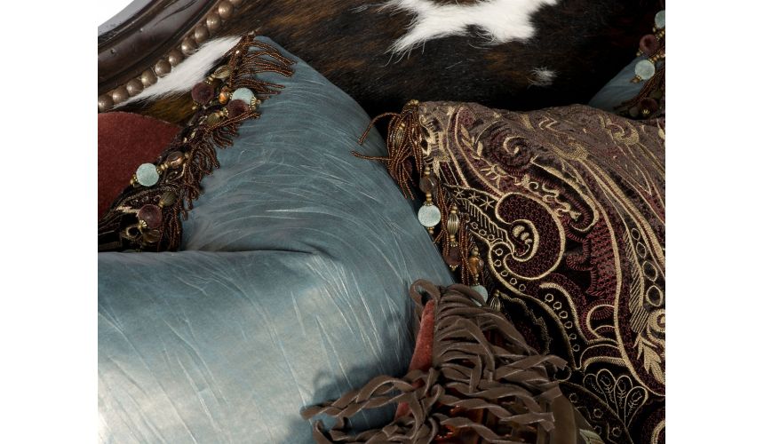 SOFA, COUCH & LOVESEAT Aristocratic Humpback Sofa