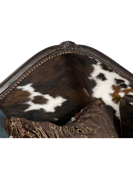 SOFA, COUCH & LOVESEAT Aristocratic Humpback Sofa